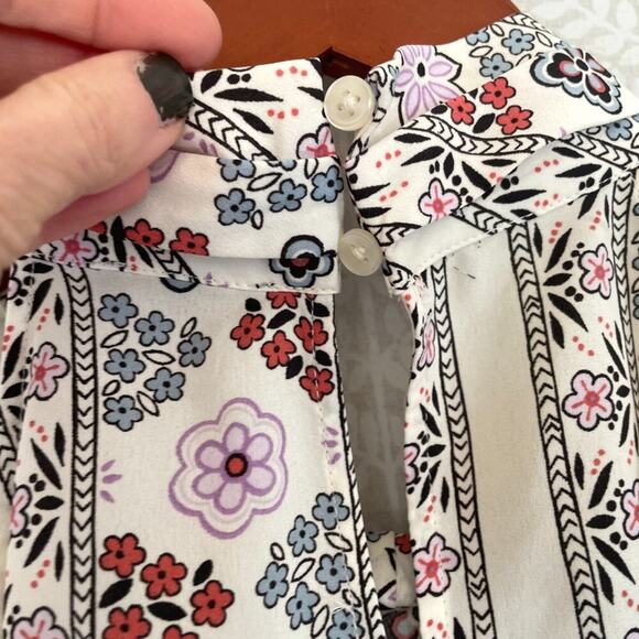 Ann Taylor Floral Sleeveless Tie Neck Blouse/Top/Shell, Blue, Lavender, L - Picture 5 of 12